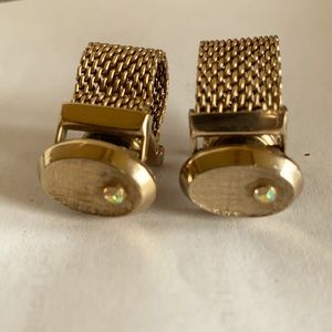 VTG SWANK gold tone mesh kum-a-part cuff links